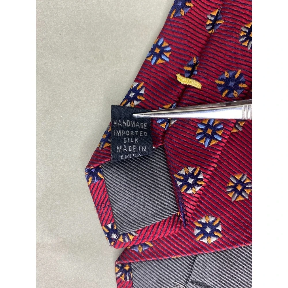 Private Stock Mens Tie Red Silk Geometric Medallion Jacquard Extra Long‎ 63x4